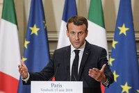 Political stalemate between Rome and Paris
